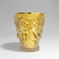 René Lalique, Große Vase 'Bacchantes' mit Innenvergoldung, Modell 1927, Farbloses Glas im Model geformt, und außen partiell satiniert