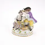 Zwei Kinder mit Blumengirlanden by Meissen, 20. Jh, Porzellan, farbig dekoriert, sold Nov 2023