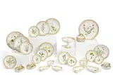 Royal Copenhagen, 95 Teile aus einem 'Flora Danica' Speiseservice, Ausformung 20. Jh, Porzellan, farbig und gold dekoriert