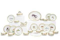 Royal Copenhagen, Prächtiges Fischservice 'Flora Danica' mit 56 Teilen, Ausformung 20. Jh, Porzellan, farbig und gold dekoriert