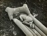 Robert Doisneau, Child Sleeping, Ca. 1950, Gelatinesilberabzug