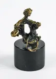 Madonna de Port Lligat by Salvador Dalí, Bronze, teilweise poliert, auf schwarzem Marmorsockel, sold Jan 2024