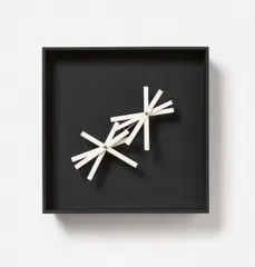 Julio Le Parc, Jeu visuel formes en mouvement (Multiple No. 9), 1966, Holzelemente an Metallvorrichtung in Holzkasten, elektrifiziert