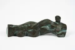 Frank Maasdorf, Liegende, Bronze, braun und teilweise türkis patiniert
