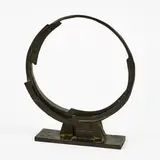 Bruno Romeda, Kreisobjekt, 1988, Bronze, braun und teilwiese grün patiniert