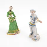 Julia und Pierrot mit Laterne aus der 'Commedia dell'Arte' by Nymphenburg, Porzellan, farbig und sparsam gold dekoriert, sold Nov 2023
