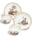 Zwei Tassen und Untertassen mit feinen Jagddekoren by Meissen, Um 1760, Porzellan, farbig und gold dekoriert, sold Nov 2023