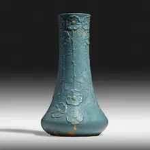 Wilhelmina Post for Grueby Faience Company, Rare and Large vase with cinquefoils, 1898-1910, glazed earthenware