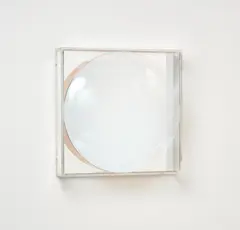 Spiegelobjekt by Adolf Luther, 1981, Runder, leicht konkaver, semitransparenter Spiegel vor einem quadratischen Spiegel, auf Holz montiert. Im Plexiglaskaste, sold Jan 2024
