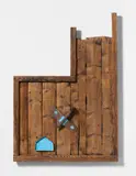 Anatol Herzfeld, Ohne Titel, Haus und Flugzeug aus Metall, farbig gefasst, auf Holztafel