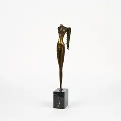 Paul Wunderlich, Kleine Nike, 1975, Bronze, braun patiniert, teilweise poliert. Auf Marmorsockel