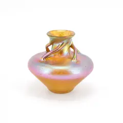 Loetz Witwe, Vase mit "Candia Silberiris" Dekor und geschwungenen Henkeln, Dekorentwurf 1901