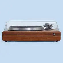 AR, The AR Turntable, serial no. 0-105020, 1984, walnut, acrylic, aluminum, enameled aluminum, plastic, felt