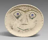 Geometric Face by Pablo Picasso Ceramics, 1956, Weißes Steingut, partiell farbig gefasst und glasiert, sold Jun 2024