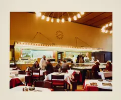 Candida Höfer, Wartesaal Düsseldorf, 1981/91, C-Print auf Kodak Professional