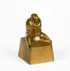 Hede Bühl, Sitzende Figur, 1977, Bronze, poliert