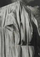 Barbara Klemm, Christo. Verhüllter Reichstag Berlin, 1995, Gelatinesilberabzug