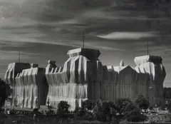 Barbara Klemm, Christo. Verhüllter Reichstag Berlin, 1995, Gelatinesilberabzug