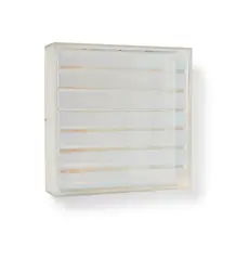 Adolf Luther, Ohne Titel, 1977, 7 halbtransparente konkave Hohlspiegelstreifen vor Flachspiegel vor Holz in Plexiglaskasten