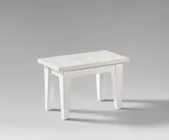 Maria Eichhorn, Fußbank, 1995, Holz, weiß gestrichen