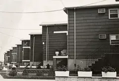Dan Graham, Homes of America, Gelatinesilberabzug