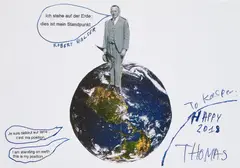 Thomas Hirschhorn, Ich stehe auf der Erde; dies ist mein Standpunkt, 2018, Inkjet-Print auf Kopierpapier, mittig gefalzt