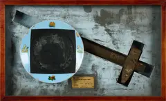 Irwin, K.M. (Karl und Kazimir), 1994, Assemblage, in Holzkasten