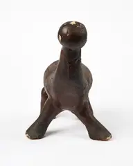 Paul Noble, Ohne Titel (Dinosaurier), 1996, Gips, farbig gefasst
