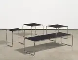 Knoll International, Vier Sofatische "B-9"-"Laccio" in verschiedenen Größen, Stahlrohr, verchromt, Tischplatten aus schwarz lackiertem Holz