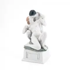 Gruppe "Eros" mit sich umarmendem und küssendem Paar by Rosenthal, Porzellan, unter der Glasur farbig dekoriert, sold May 2024