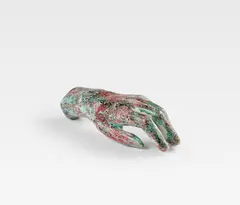 Mai-Thu Perret, Ohne Titel (Händchen), Keramik, farbig gefasst und glasiert