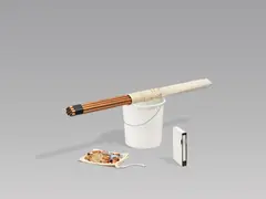 Andreas Slominski, Eimer Wasser, 1998, Diverse Installationsmaterialien (Kunststoffeimer, Video, Wasserhahn, Kupferrohre)