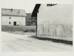 Gerald Domenig, Ohne Titel (Hauswand), 1191, Gelatinesilberabzug auf Agfa