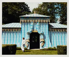 Annette Kelm, Ohne Titel (Tent Tartare), 2007, C-Print auf Kodak Professional