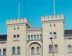 Annette Kelm, Finanzamt Kreuzberg, Mehringdamm 22, 2008, C-Print