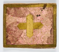 Hermann Nitsch, Ohne Titel (Relikt einer Aktion), 1973, Blut auf liturgischem Objekt