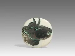 Pablo Picasso Ceramics, Bull's Profile, 1956, Weißes Steingut, partiell oxidiert und glasiert