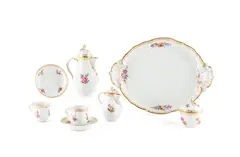 Tête-à-tête Neu-Ozier mit Blumenstaffage by Kpm, Porzellan, farbig staffiert, gold dekoriert, sold Jan 2025