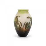 Kleine Vase mit Orchideendekor by Émile Gallé, Um 1910, Farbloses Glas, partiell milchig weiß, Grün und Blau hinterfangen, sold Nov 2024