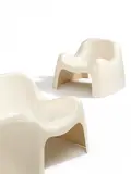 Sergio Mazza, Paar Sessel "Toga", Entwurf 1960. Ausführung Artemide, Glasfaser, cremefarben
