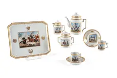 Kleines Tête-á-tête mit Batailleszenen by Sèvres, Porzellan, farbig staffiert, gold dekoriert, sold Jan 2025