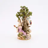 Amorettengruppe unter Baum, Pfeile schleifend by Meissen, 19. Jh, Porzellan, farbig staffiert, gold dekoriert, sold May 2025
