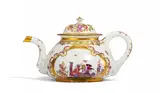 Meissen, Seltene Teekanne mit KPM-Marke &amp; Chinoiserien, Um 1725-30, Porzellan, farbig staffiert, gold dekoriert