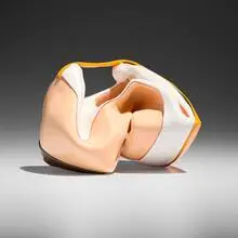 Kathy Butterly, Latex, 2008, glazed porcelain