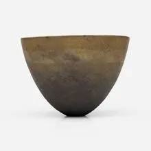 Jennifer Lee, Dark flashed, metallic interior, mottled amber rim, 1989, hand-built colored clay with oxide burnished into the surface, twice fired