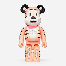 Coté Escrivá, Creepy Tony the Tiger, 2020, acrylic on 1000% Bearbrick blank
