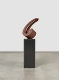 Werner Pokorny, Ohne Titel, Cortenstahl auf Granitsockel