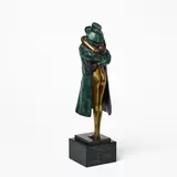Bruno Bruni, Zärtlichkeit, Bronze, braun und grün patiniert, teilweise poliert. Mit Marmorsockel