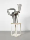 Thomas Kiesewetter, Ohne Titel (Silver), 2003, Blech, vernietet, verschraubt und geschweißt und Holzsockel