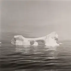 Lynn Davis, Iceberg #4, Disko Bay, Greenland, 1988, 1989, Gelatinesilberabzug